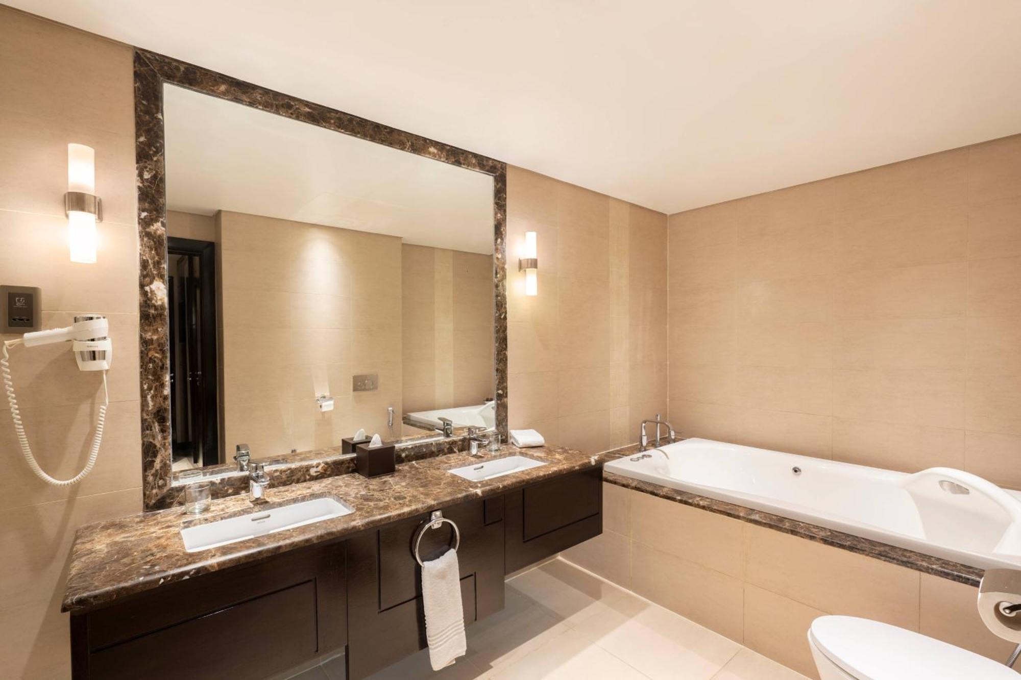 Hotel Courtyard By Marriott Jazan Esterno foto