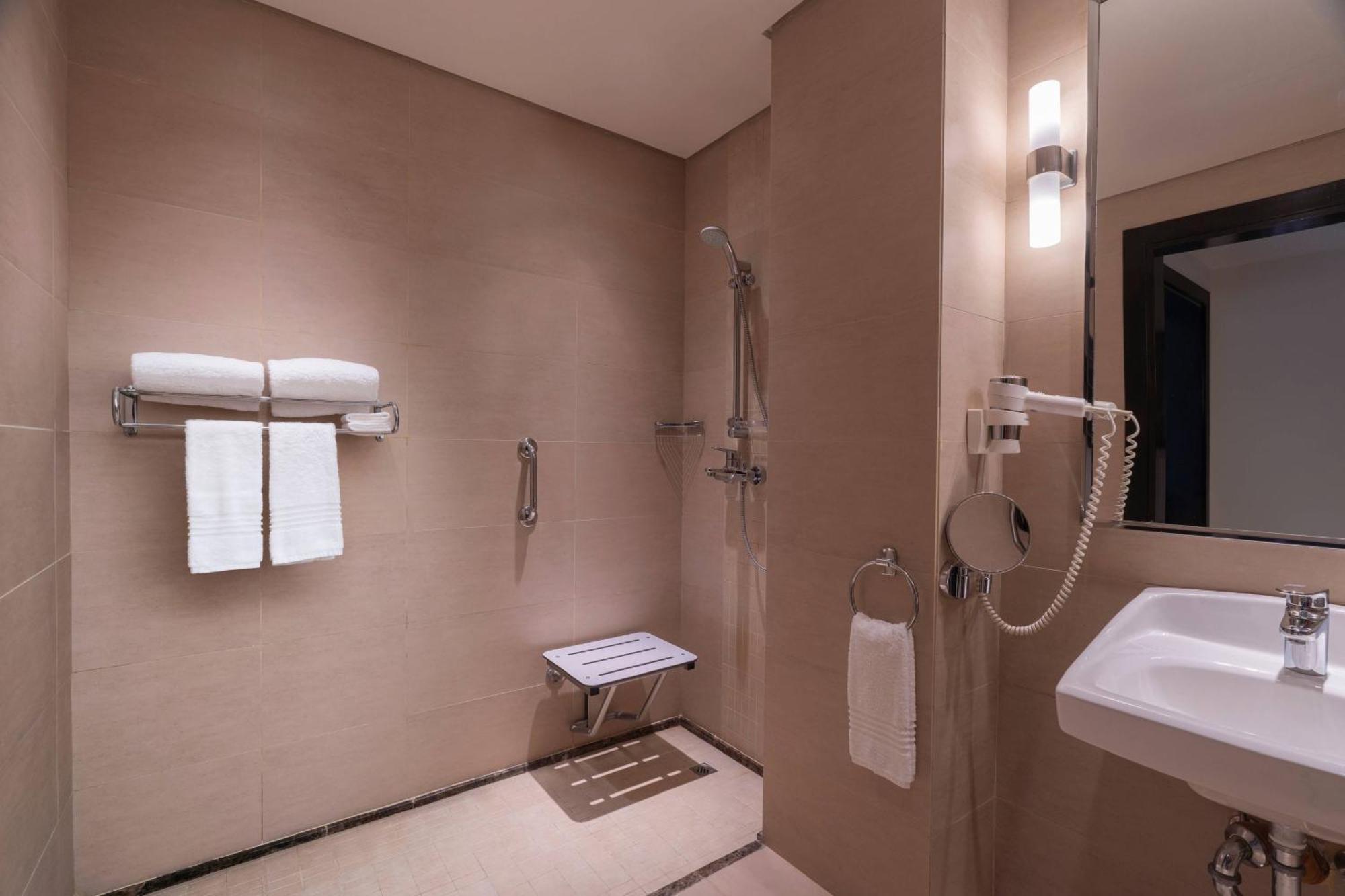Hotel Courtyard By Marriott Jazan Esterno foto